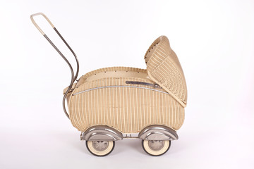 alter Kinderwagen