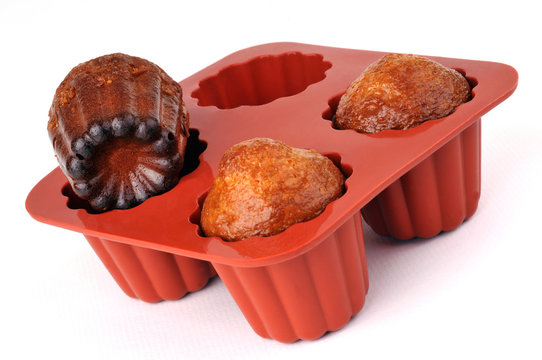 Cannel&eacute;s bordelais dans un moule
