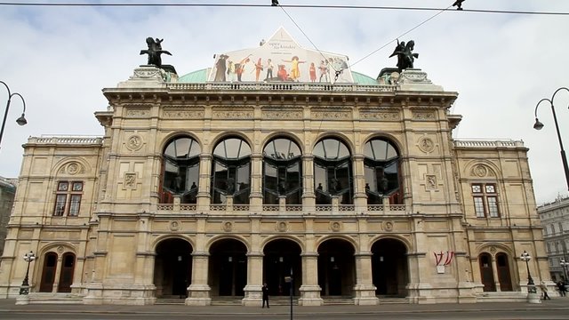 Wiener Staatsoper - Portal am Opernring