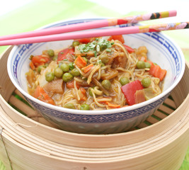 Asiatisches Nudelgericht