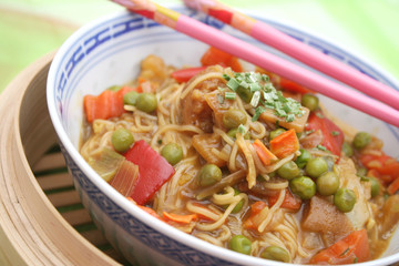 Asiatisches Nudelgericht