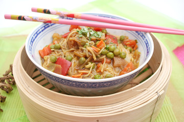 Asiatisches Nudelgericht