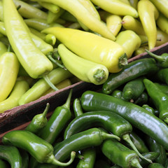 Au marché : Poivrons blancs et verts