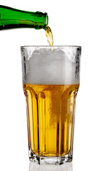 Beer to fill in goblet from bottle