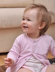 bébé a  la maison