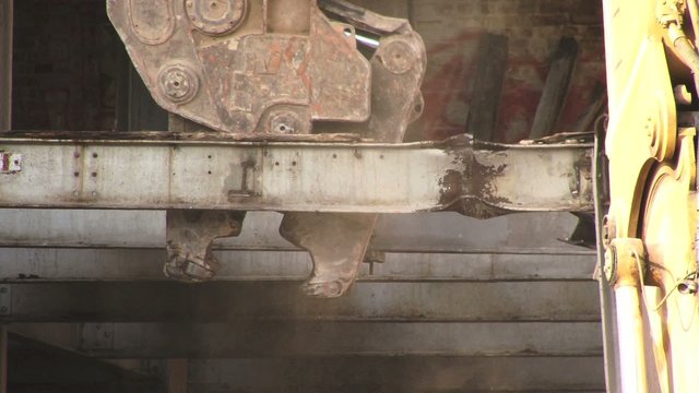 Betonschere Abbruch Eisentr&auml;ger schneiden Abriss Abreissen