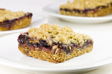 homemade raspberry and oat bars