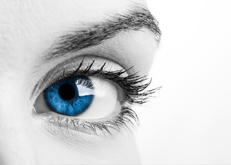 Obraz premium Niebieskie oko