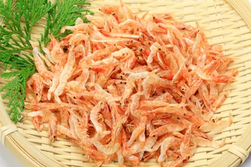 Gordijnen small pink shrimp © Reika