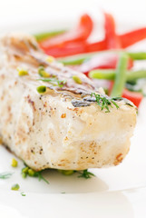 Papageienfisch mit Gemüse