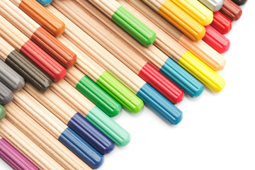 pastelli colorati in diagonale