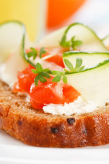Toast  with vegetables and fish