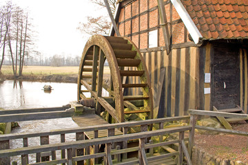 Unterschlächtiges Wasserrad der Hüvener Wassermühle