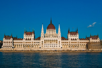 Fototapeta na wymiar View Over the Danube of Parliament