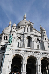 Fototapeta na wymiar Entrée de la Basilique Sacré Coeur à Paris