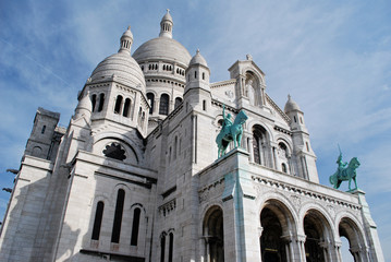 Fototapeta na wymiar Bazylika Sacre Coeur w Paryżu