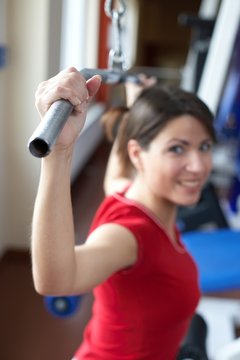 Frau am Sportger&auml;t