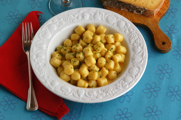 Gnocchetti al formaggio ed erba cipollina