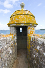 Port Louis 592