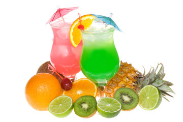 alcohol cocktails with fruits