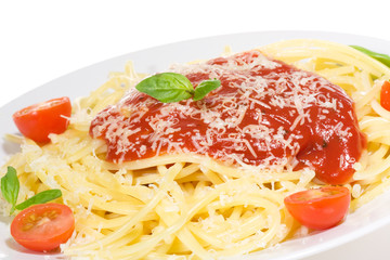 Pasta with tomato sause and basil