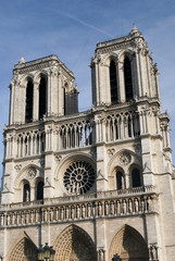 Fototapeta na wymiar Façade de la Cathédrale Notre-Dame