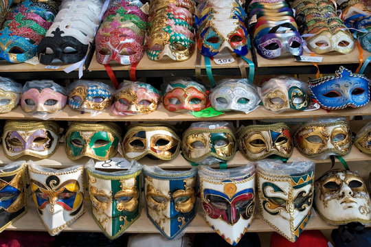 Venezia, maschere in mostra