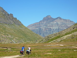 Obraz premium rowerzystów w parku narodowym Grand Paradise