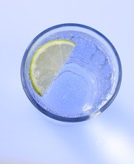 Ein Glas Mineralwasser