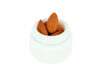 Cosmetic cream with almonds