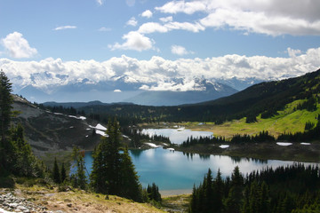Fototapeta na wymiar A view of garibaldi lake park in BC, Canada.