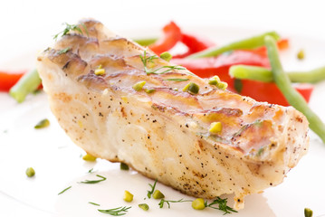 Papagaienfisch mit Gemüse
