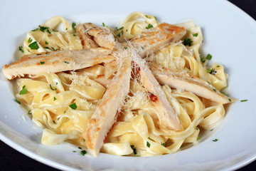 Pasta with chicken pieces