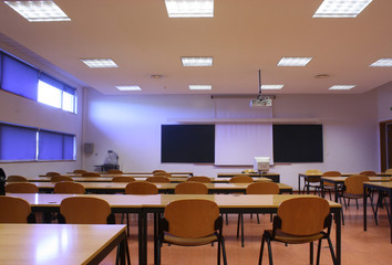 flat Empty classroom on a university campus