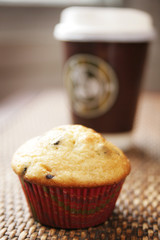 Muffin and coffee to go