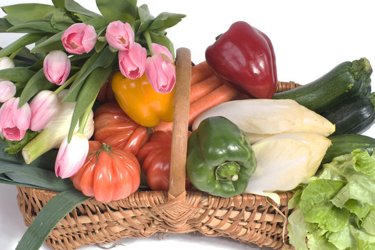 panier de l&eacute;gumes frais vu d'en haut