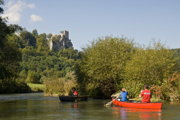 Kanus unterhalb Burg Neideck