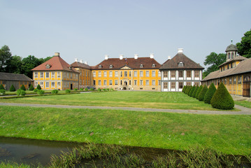 Fototapeta na wymiar Oranienbaum Schloss - Oranienbaum palace 02