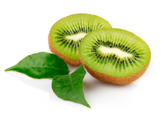 Obraz na płótnie Canvas fresh kiwi fruit with green leaves