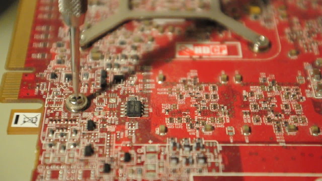 devisser un composant informatique electronique