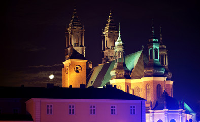 katedra i księżyc © GKor