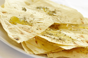 foglie di pane con olio e origano