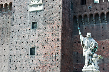 statua del castello Sforzesco