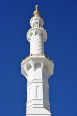 Fototapeta na wymiar Minaret Sheikh Zayed Meczet w Abu Dhabi
