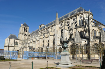 Fototapeta na wymiar Katedra Saint Etienne w Bourges