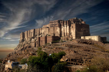 Fototapeta premium ATARDECER EN FURTE DE JODHPUR