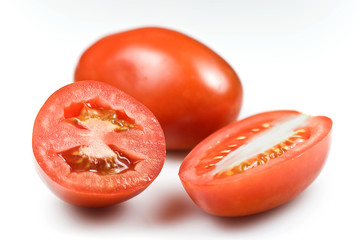 Roma tomatoes – shallow DOF on the cuts