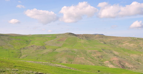 Obraz premium colline...hauts plateaux