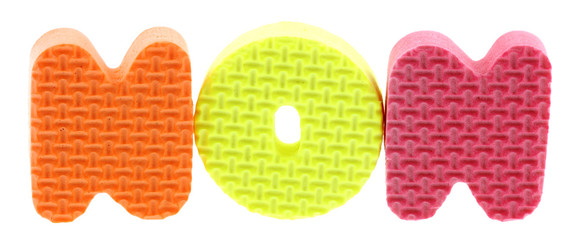 mot "non", lettres en mousse, fond blanc