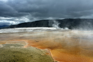 Fototapeta na wymiar Yellowstone Mammoth Hot Springs